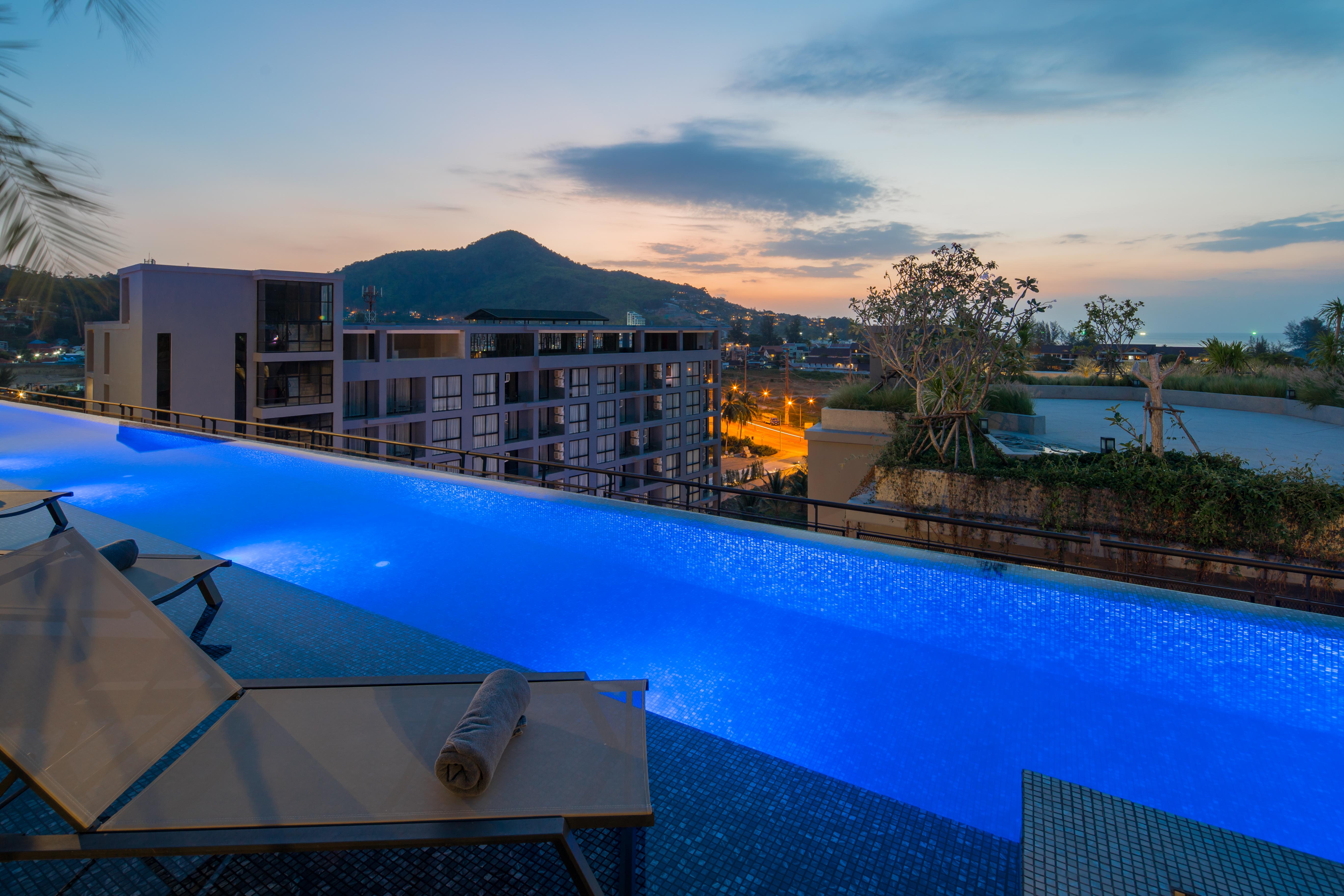 Citygate Kamala Resort And Residence - Official Account Esterno foto Infinity pool at the hotel